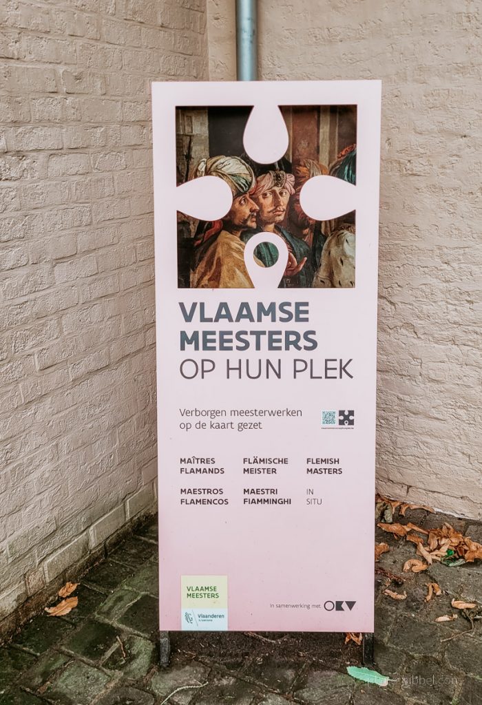 Infoschild eines Museums über flämische Meister in der Leie-Region. 